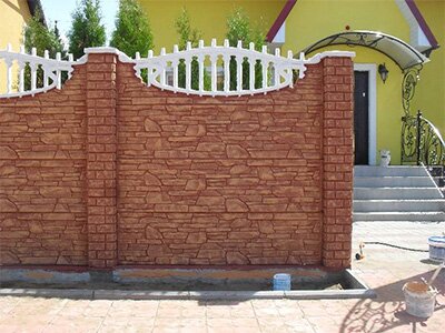 Покрасить бетонный забор